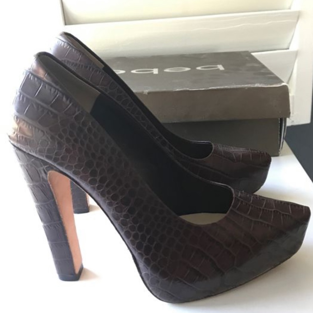 Bebe closed toe pointy heel